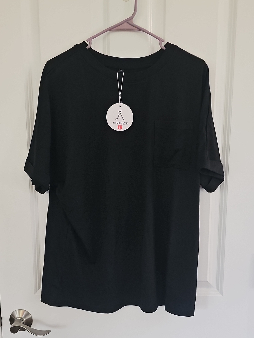 Women’s Black Short-Sleeve Pocket Tee